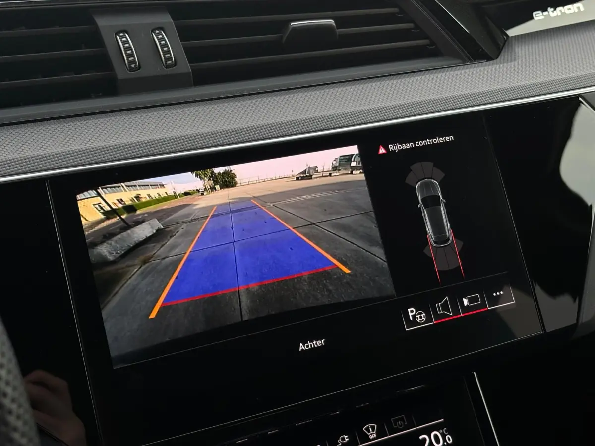 SQ8 S quattro 115 kWh(1e Eig, Dealer OnderH, B&O, Luchtvering, Camera, Carplay, StoelV, Automatisch Inparkeren,Etc)
