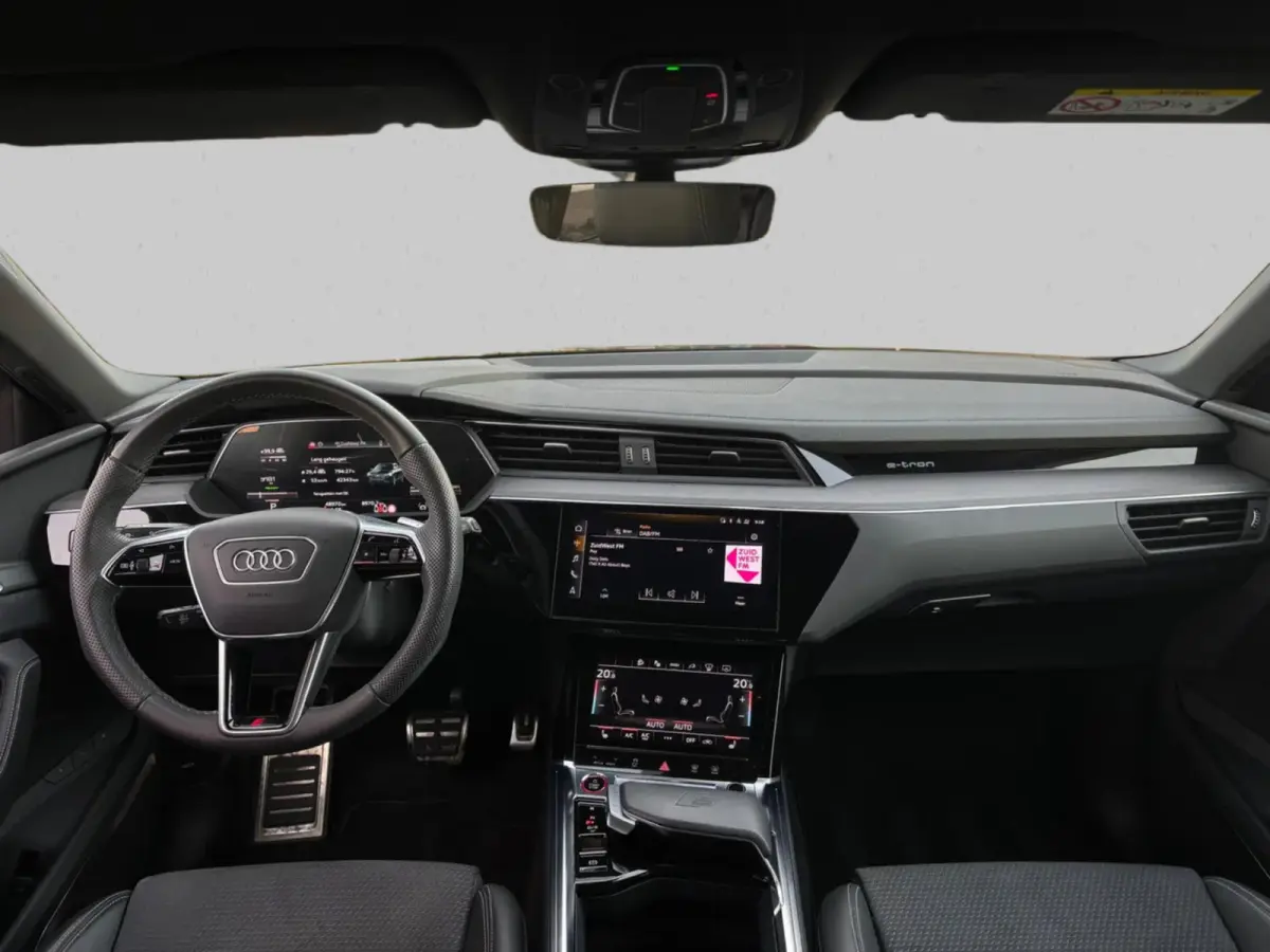 SQ8 S quattro 115 kWh(1e Eig, Dealer OnderH, B&O, Luchtvering, Camera, Carplay, StoelV, Automatisch Inparkeren,Etc)