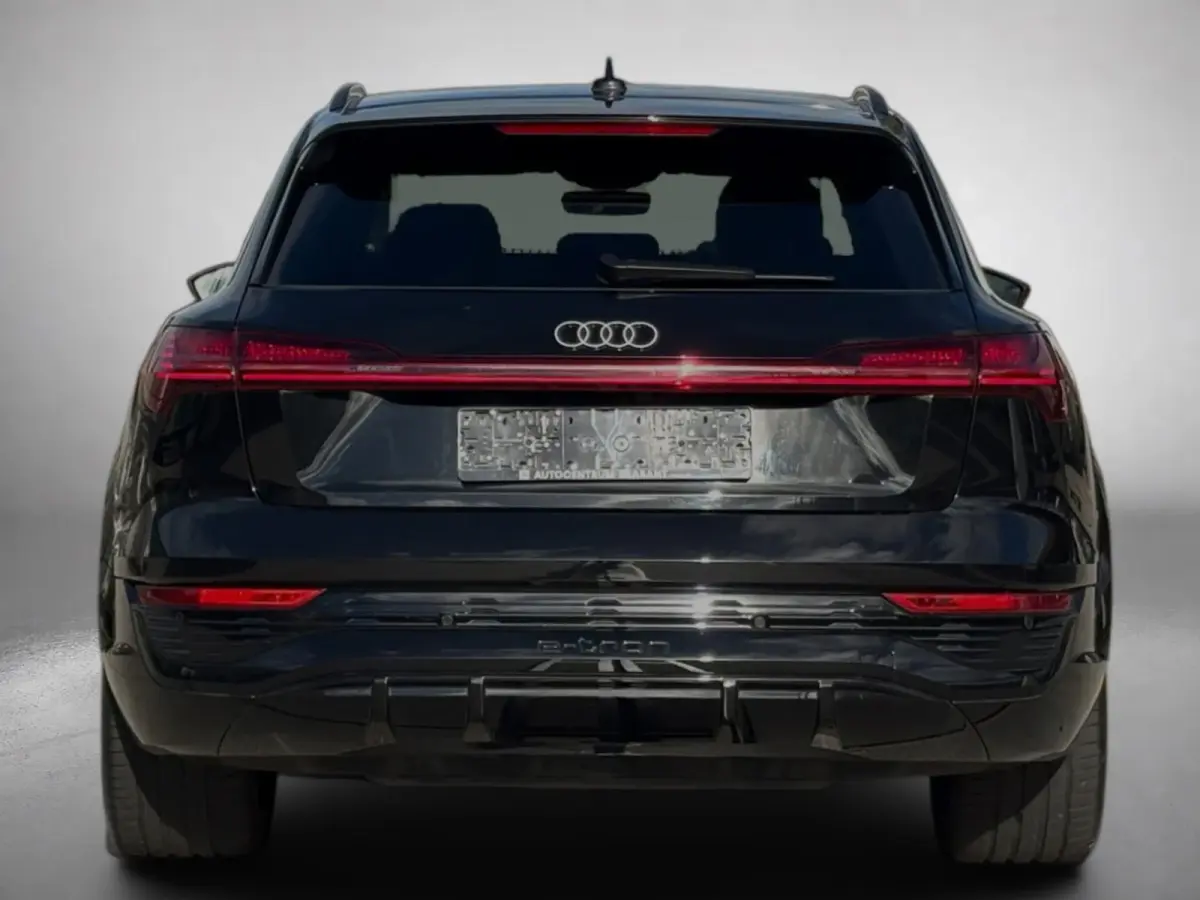 SQ8 S quattro 115 kWh(1e Eig, Dealer OnderH, B&O, Luchtvering, Camera, Carplay, StoelV, Automatisch Inparkeren,Etc)