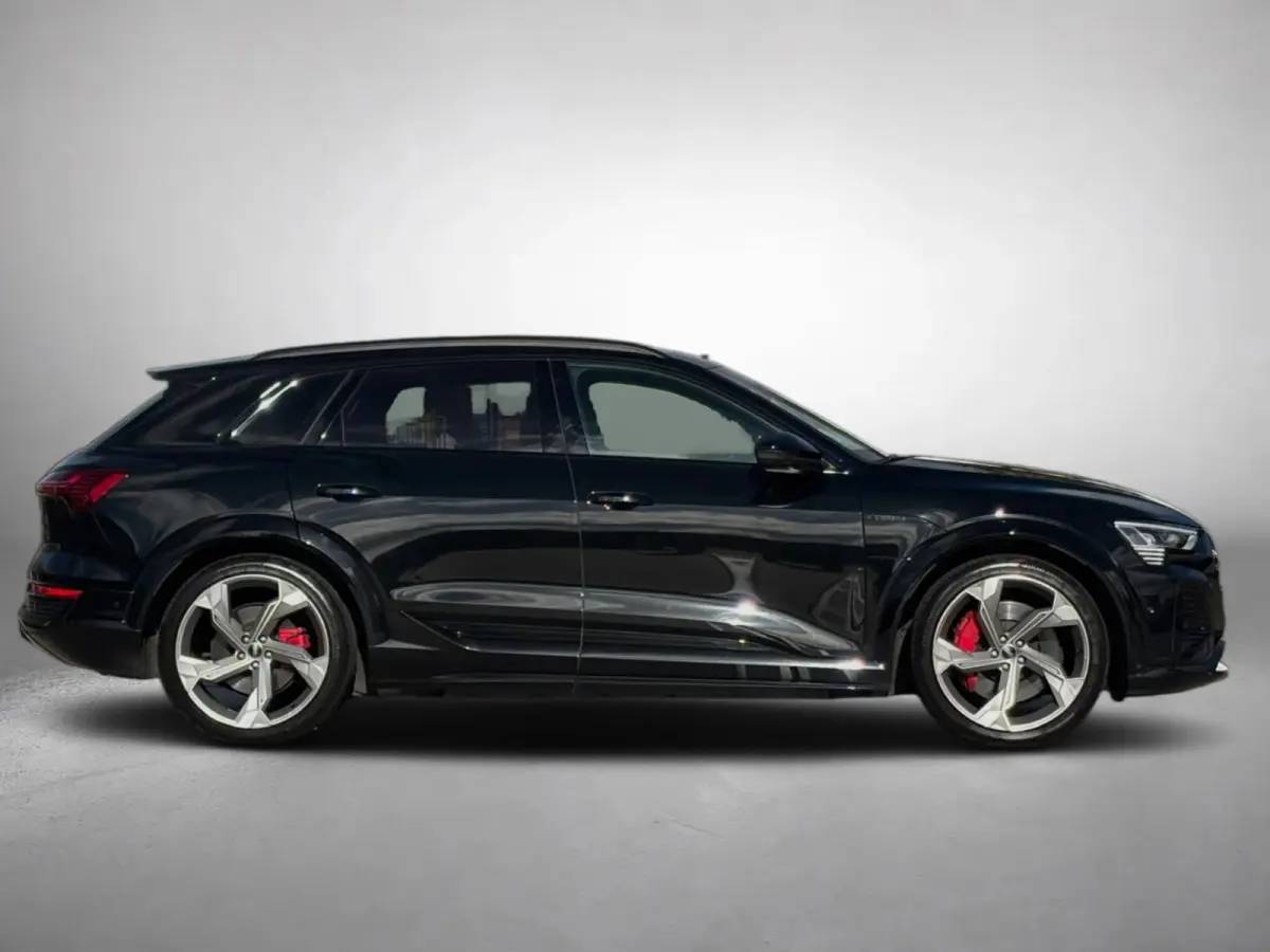 SQ8 S quattro 115 kWh(1e Eig, Dealer OnderH, B&O, Luchtvering, Camera, Carplay, StoelV, Automatisch Inparkeren,Etc)