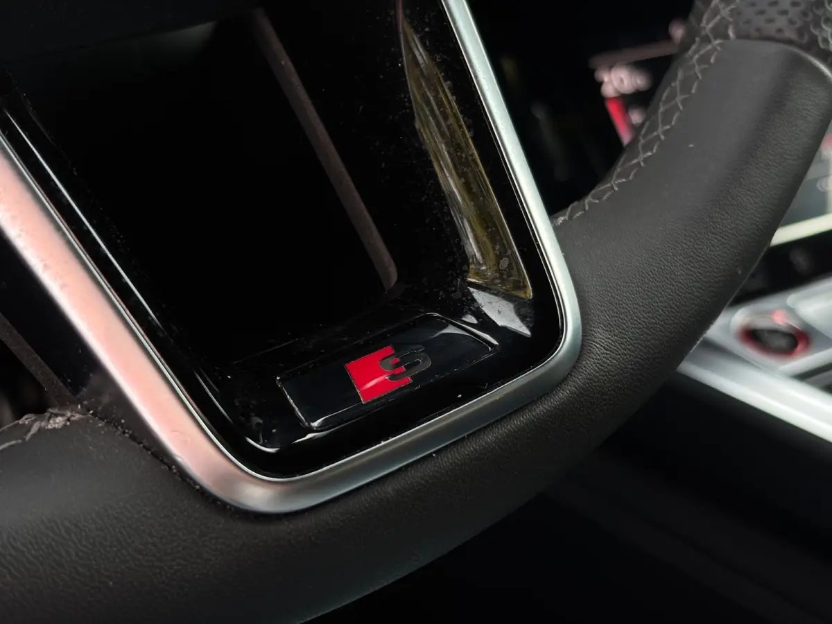 SQ8 S quattro 115 kWh(1e Eig, Dealer OnderH, B&O, Luchtvering, Camera, Carplay, StoelV, Automatisch Inparkeren,Etc)