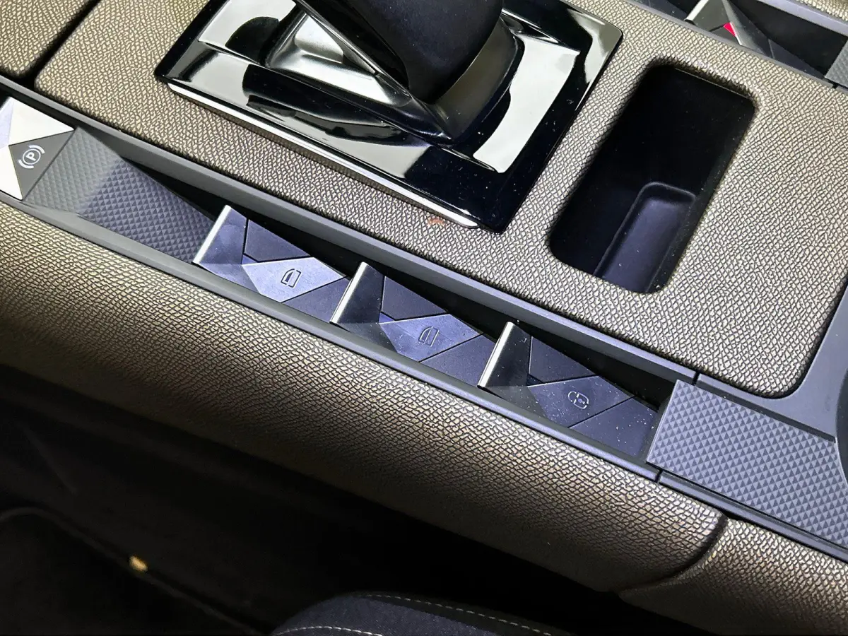 E-Tense 225PK Business CAMERA | VIRTUAL | NAVI & CARPLAY