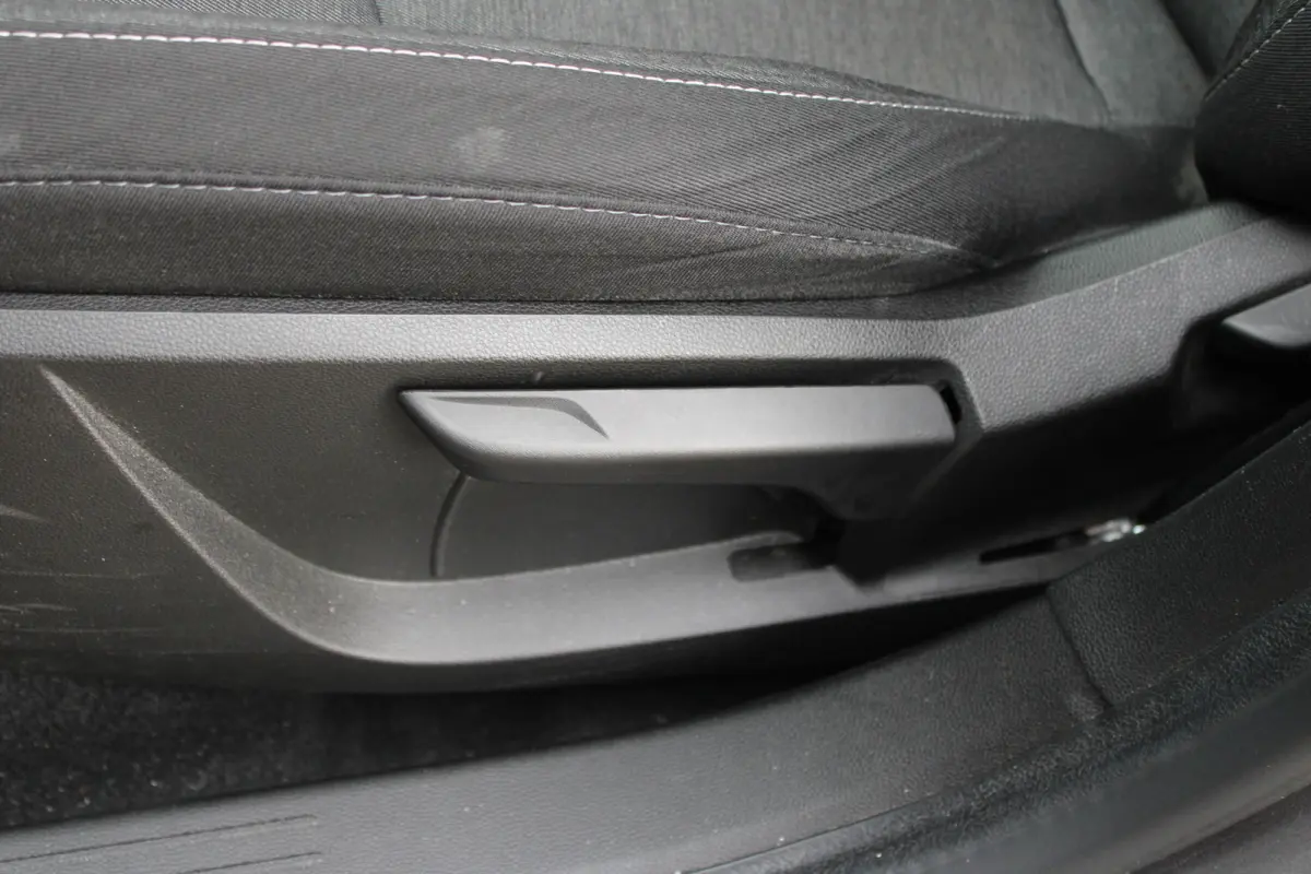 1.6 E-Tech Hybrid 145 ECC,TREKHAAK