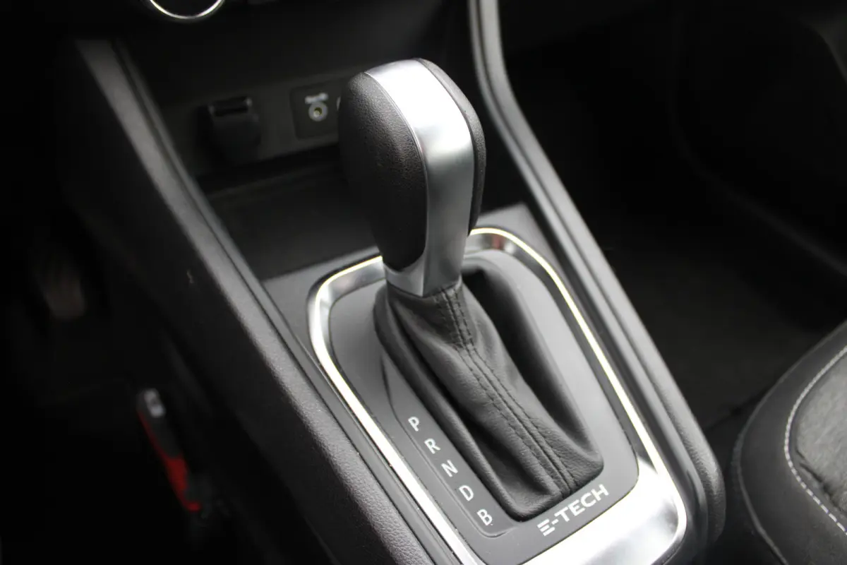 1.6 E-Tech Hybrid 145 ECC,TREKHAAK