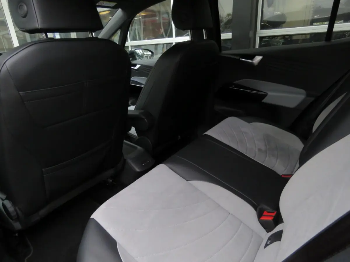 PRO ED. ADV. 58 KWH / soh 93% / Stoel&stuurverw. / Camera / Half leder / BOVAG garantie