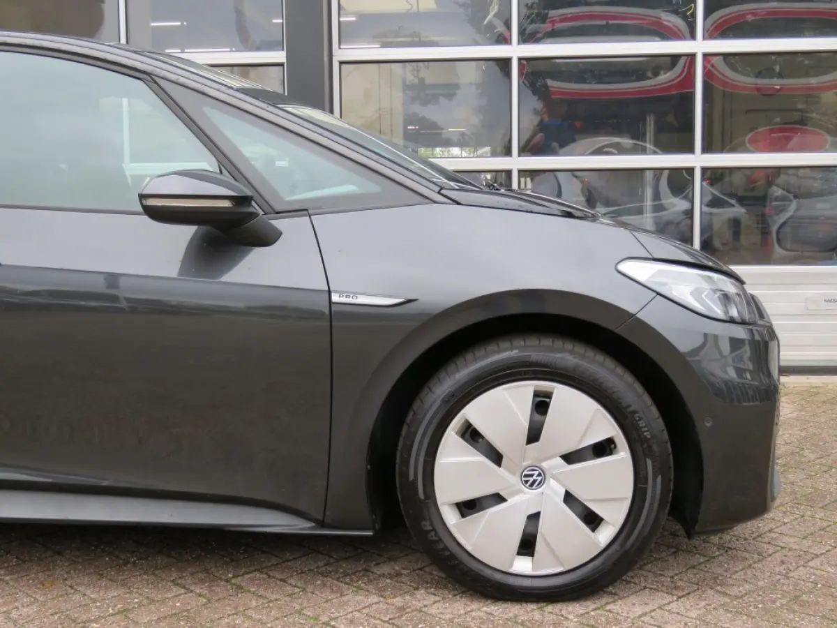 PRO ED. ADV. 58 KWH / soh 93% / Stoel&stuurverw. / Camera / Half leder / BOVAG garantie