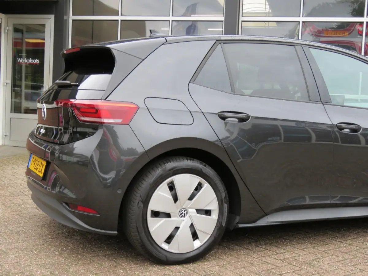 PRO ED. ADV. 58 KWH / soh 93% / Stoel&stuurverw. / Camera / Half leder / BOVAG garantie