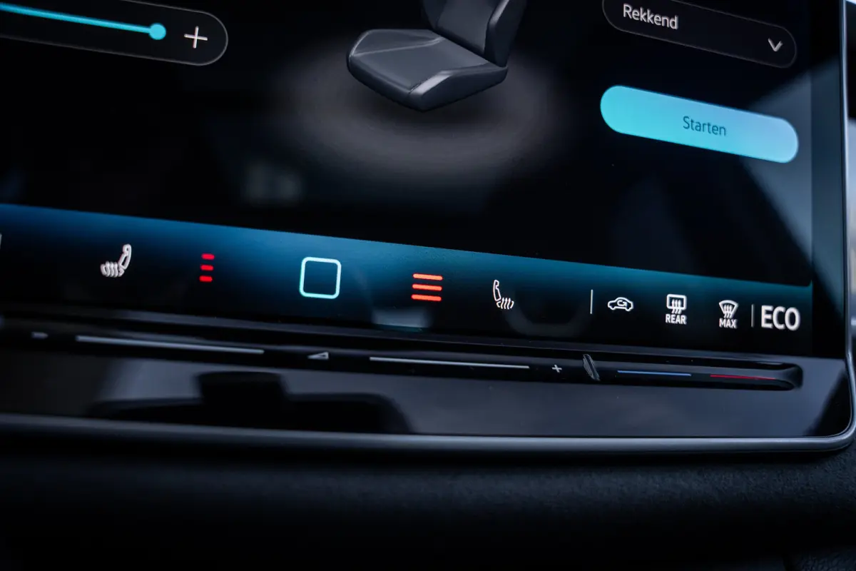 1.5 eHybrid R-Line Edition | Elektrisch bedienbare achterklep met sensorsturing | Elektrisch glazen panorama-dak | Head-up display