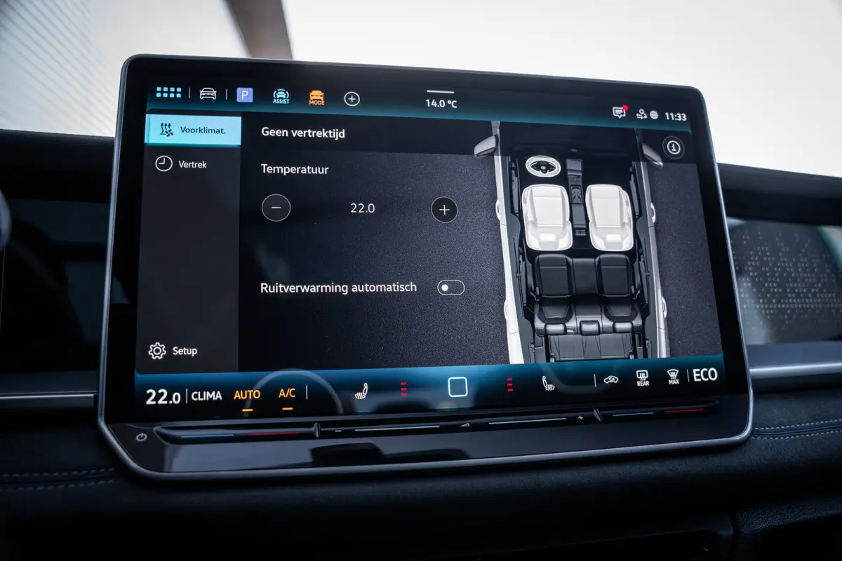 1.5 eHybrid R-Line Edition | Elektrisch bedienbare achterklep met sensorsturing | Elektrisch glazen panorama-dak | Head-up display