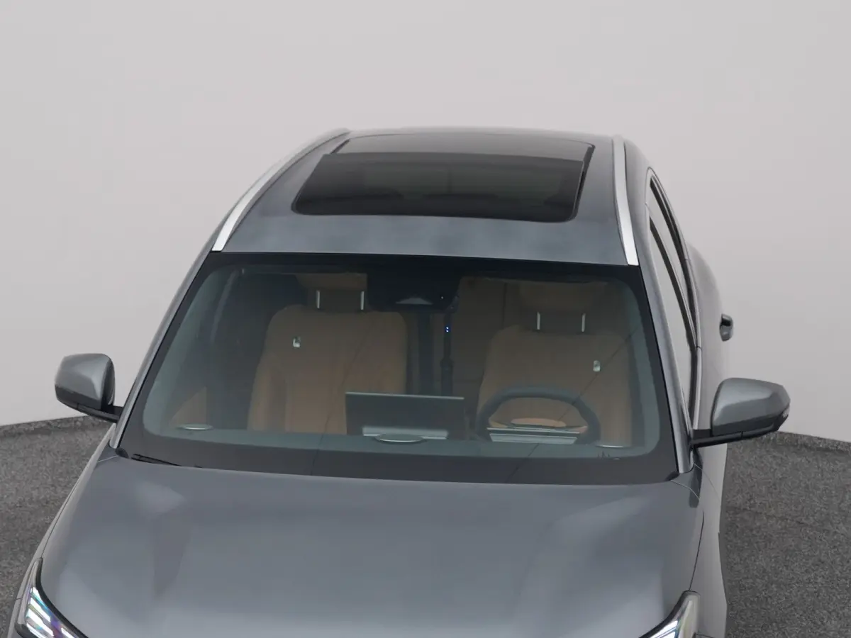 NEW | 1.5 Max+ | BRUIN LEDER | 136 KM ELEKTRISCH | PANO | HUD | ADAPTIVE | STOEL- EN STUURVERW. + VENT. + MASSAGE