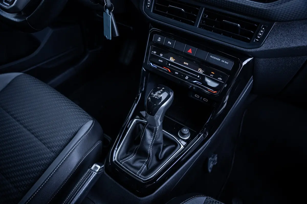 1.0 TSI R-Line | Airco (automatisch) | Cruise control adaptief | LED koplampen