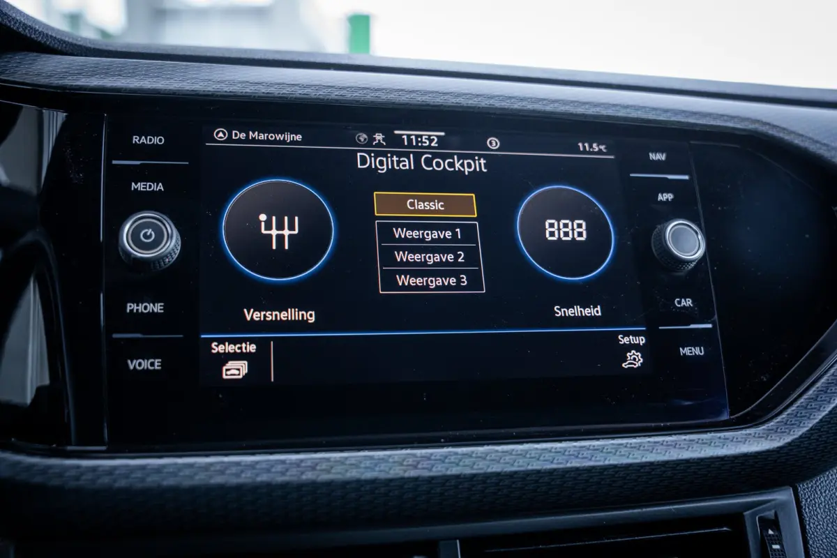 1.0 TSI R-Line | Airco (automatisch) | Cruise control adaptief | LED koplampen