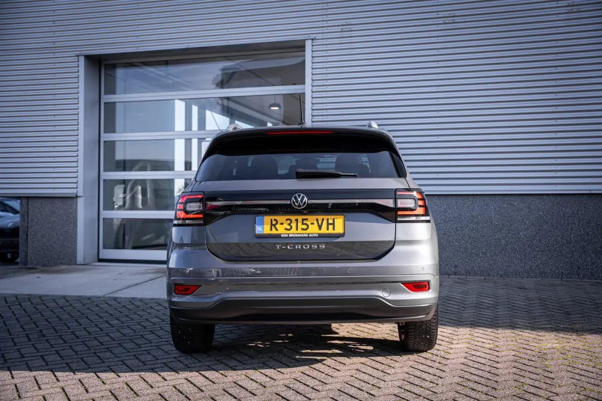 1.0 TSI R-Line | Airco (automatisch) | Cruise control adaptief | LED koplampen