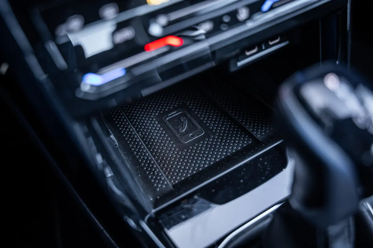 1.0 TSI R-Line | Airco (automatisch) | Cruise control adaptief | LED koplampen