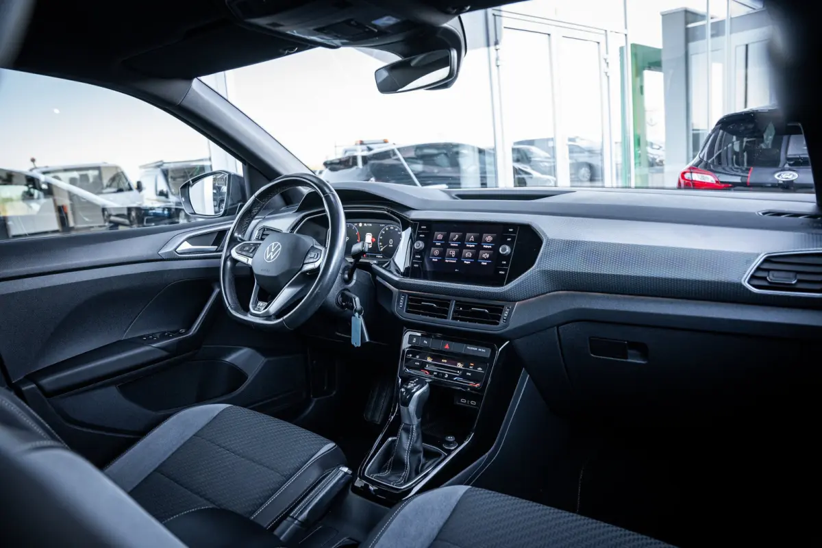 1.0 TSI R-Line | Airco (automatisch) | Cruise control adaptief | LED koplampen