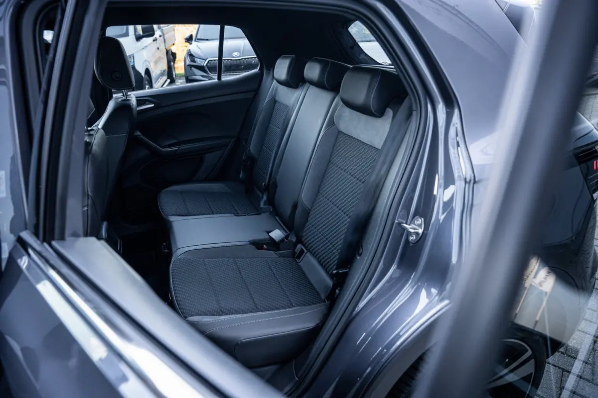 1.0 TSI R-Line | Airco (automatisch) | Cruise control adaptief | LED koplampen
