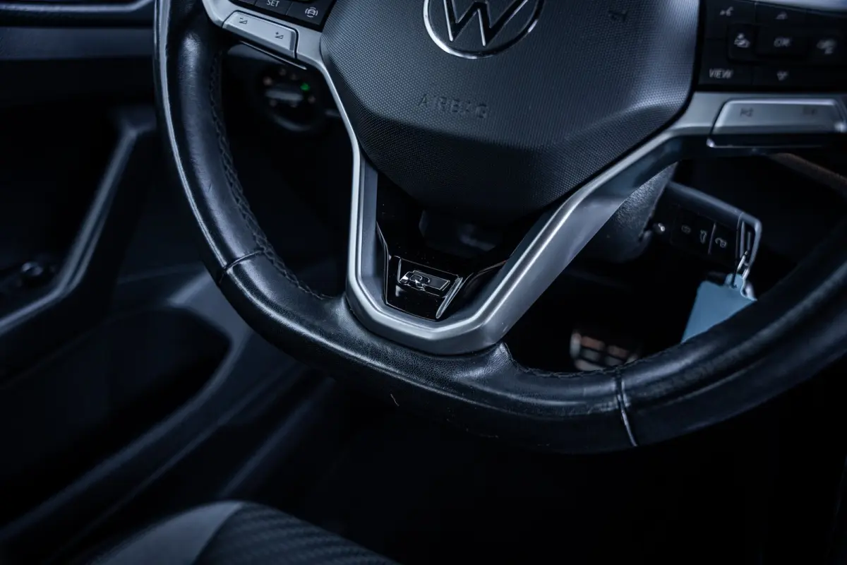 1.0 TSI R-Line | Airco (automatisch) | Cruise control adaptief | LED koplampen