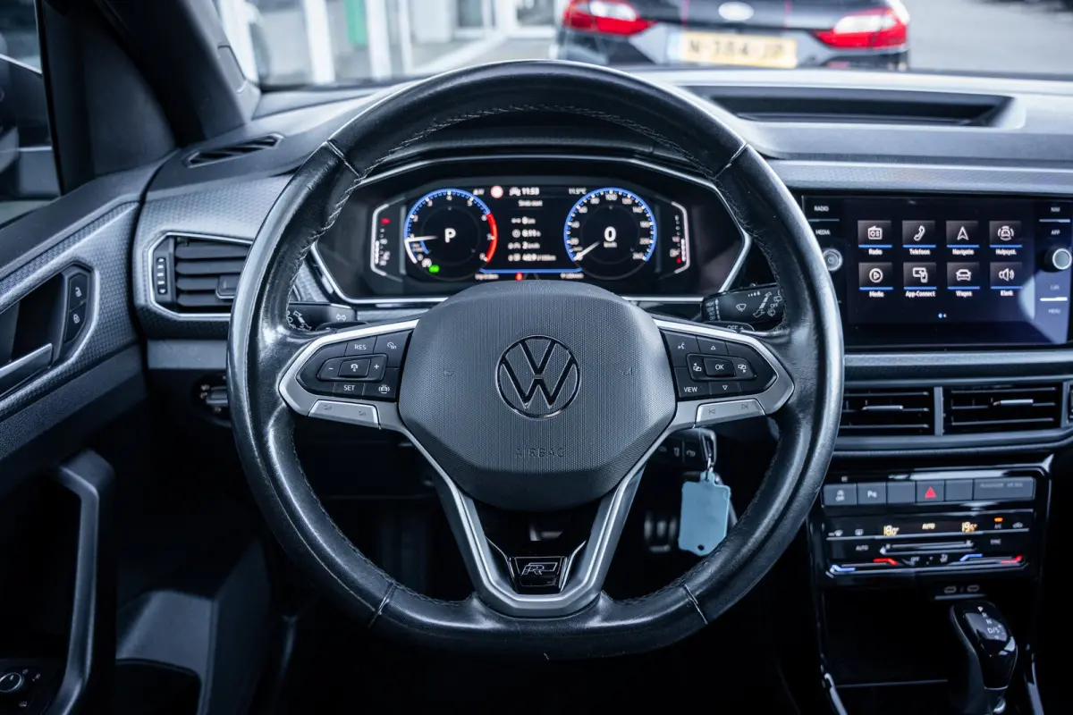 1.0 TSI R-Line | Airco (automatisch) | Cruise control adaptief | LED koplampen