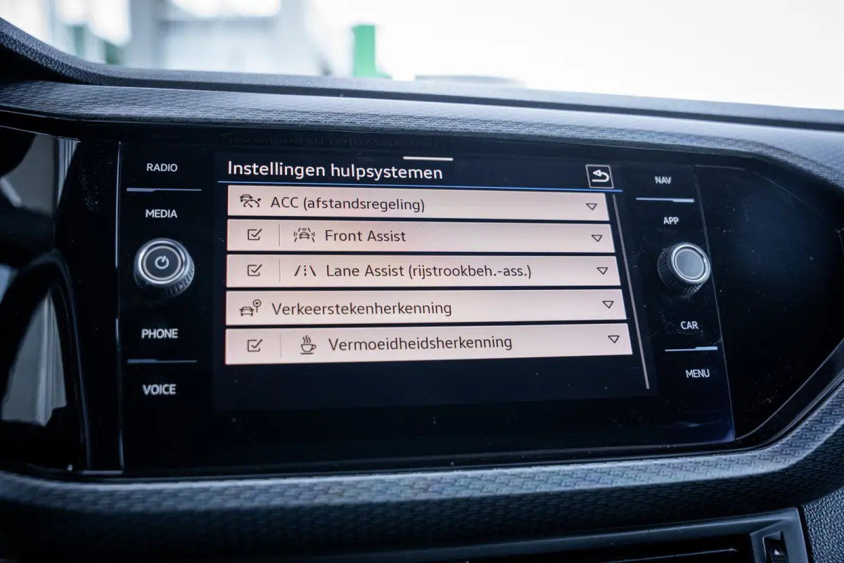 1.0 TSI R-Line | Airco (automatisch) | Cruise control adaptief | LED koplampen