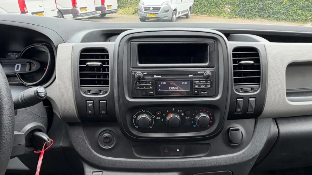 1.6 DCI 70KW 95PK EURO 6 AIRCO/ CRUISE CONTROL/ TREKHAAK/ BIJRIJDERSBANK