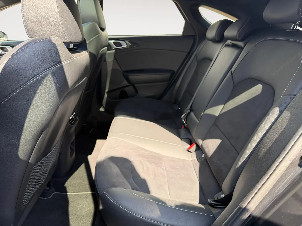 1.0i Turbo GT-Line 120 PK | Cruise Control | Climate & cruise control | Panoramadak | Stoel & stuurverwarming | Elektrische Kofferbak | Navigatie | Apple Carplay/Android Auto | Fabrieksgaran