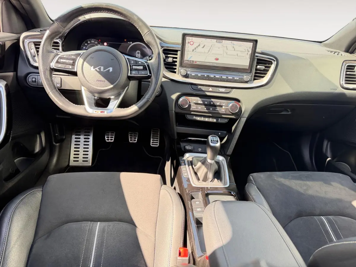 1.0i Turbo GT-Line 120 PK | Cruise Control | Climate & cruise control | Panoramadak | Stoel & stuurverwarming | Elektrische Kofferbak | Navigatie | Apple Carplay/Android Auto | Fabrieksgaran