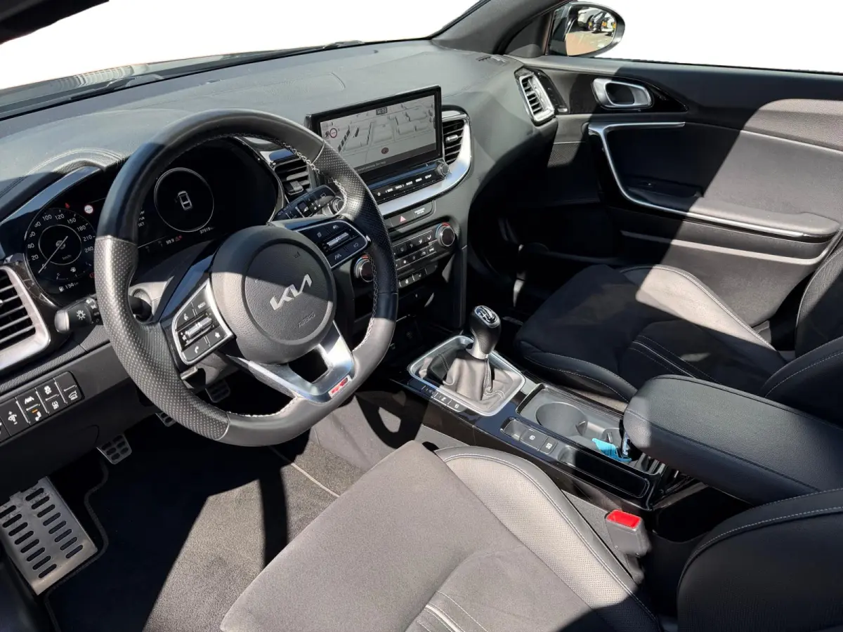 1.0i Turbo GT-Line 120 PK | Cruise Control | Climate & cruise control | Panoramadak | Stoel & stuurverwarming | Elektrische Kofferbak | Navigatie | Apple Carplay/Android Auto | Fabrieksgaran