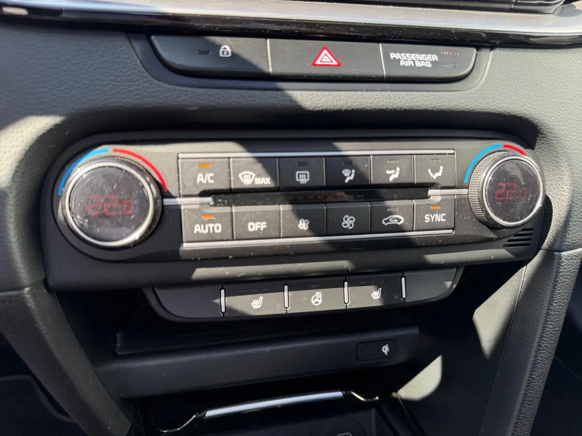 1.0i Turbo GT-Line 120 PK | Cruise Control | Climate & cruise control | Panoramadak | Stoel & stuurverwarming | Elektrische Kofferbak | Navigatie | Apple Carplay/Android Auto | Fabrieksgaran