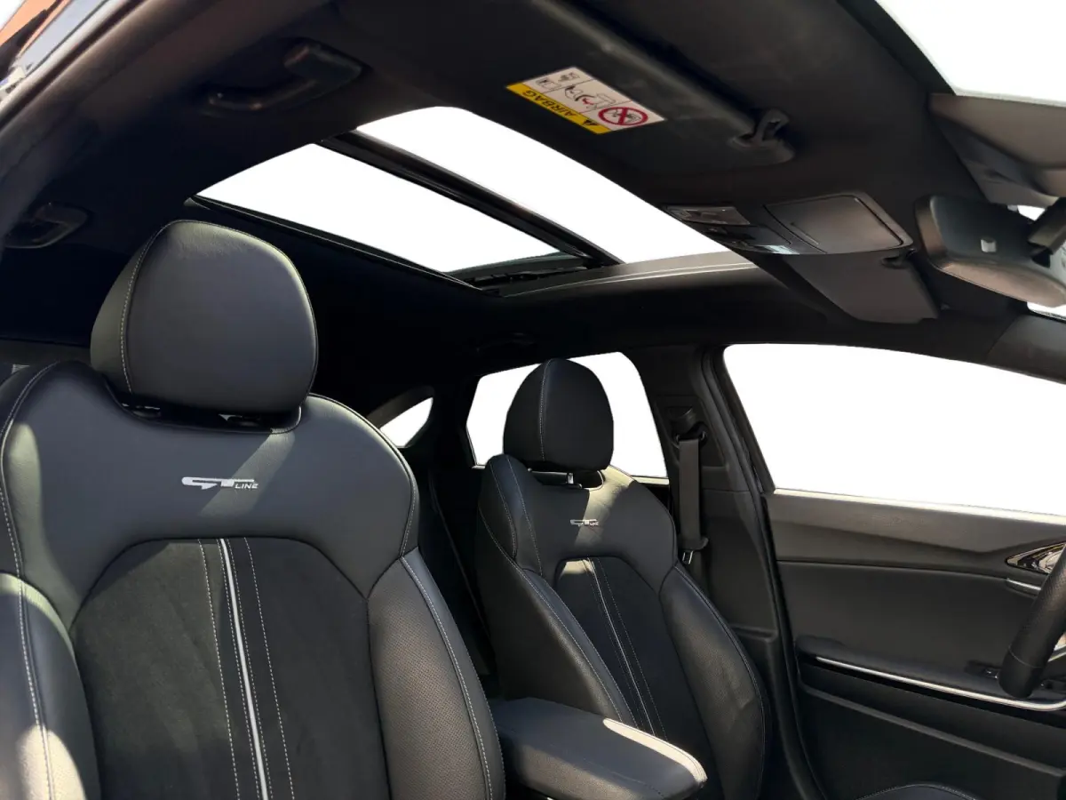 1.0i Turbo GT-Line 120 PK | Cruise Control | Climate & cruise control | Panoramadak | Stoel & stuurverwarming | Elektrische Kofferbak | Navigatie | Apple Carplay/Android Auto | Fabrieksgaran