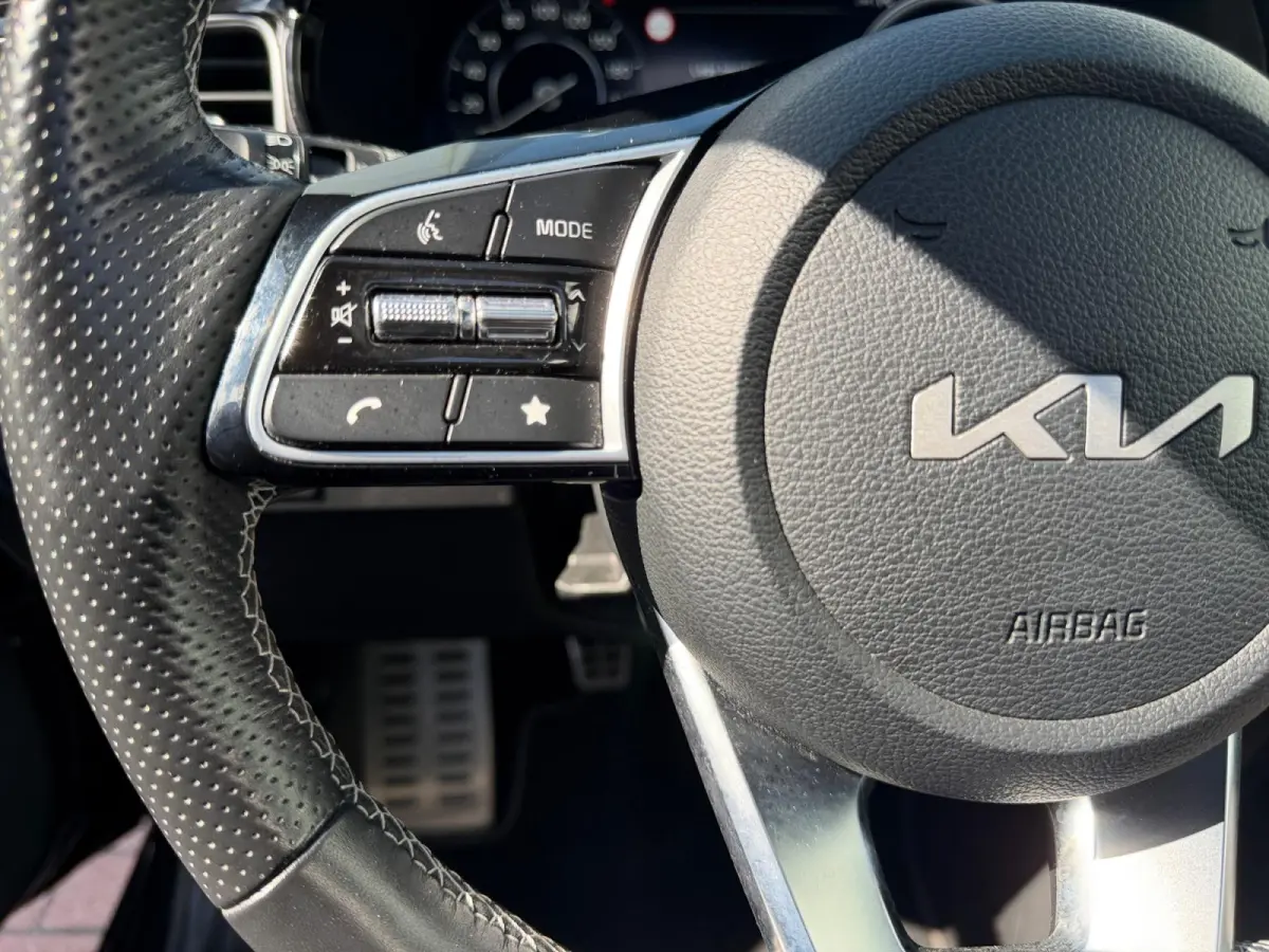 1.0i Turbo GT-Line 120 PK | Cruise Control | Climate & cruise control | Panoramadak | Stoel & stuurverwarming | Elektrische Kofferbak | Navigatie | Apple Carplay/Android Auto | Fabrieksgaran