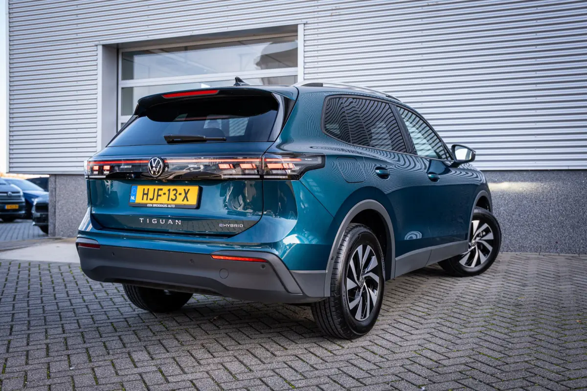 1.5 eHybrid Life Edition | Achteruitrijcamera | Elektrisch bedienbare achterklep met sensorsturing | Parkeersensor achter