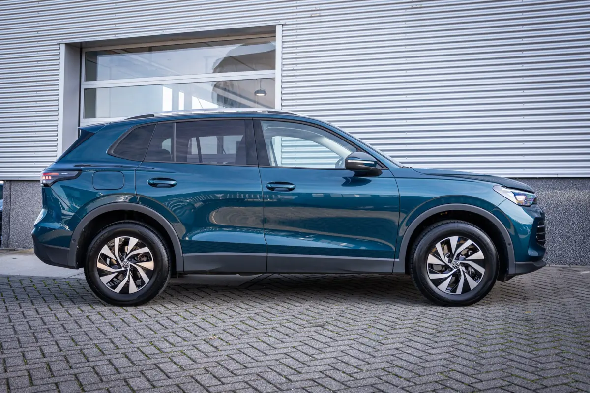 1.5 eHybrid Life Edition | Achteruitrijcamera | Elektrisch bedienbare achterklep met sensorsturing | Parkeersensor achter