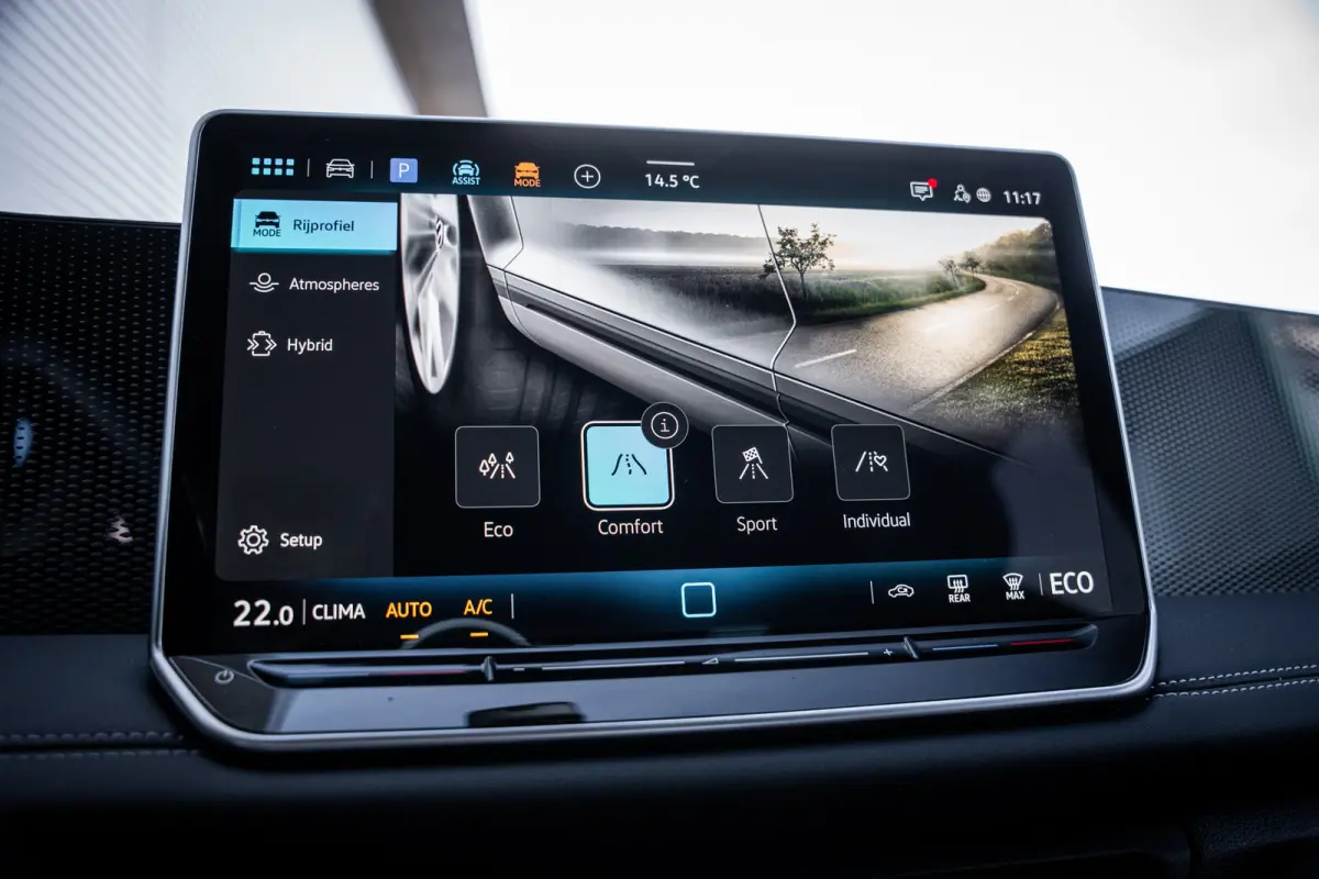 1.5 eHybrid Life Edition | Achteruitrijcamera | Elektrisch bedienbare achterklep met sensorsturing | Parkeersensor achter