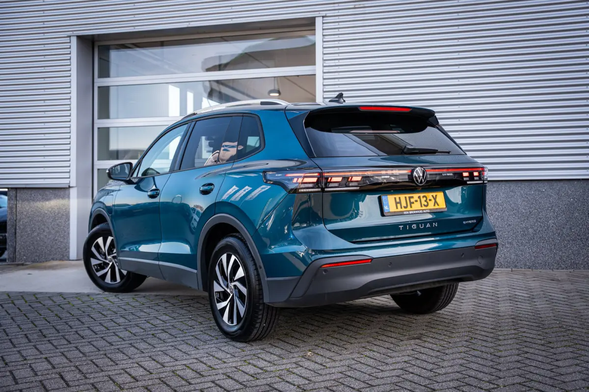 1.5 eHybrid Life Edition | Achteruitrijcamera | Elektrisch bedienbare achterklep met sensorsturing | Parkeersensor achter