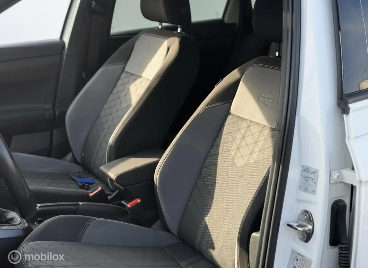 1.0 TSI R-Line PANO|IQLIGHT|CAMERA|KEYLESS|