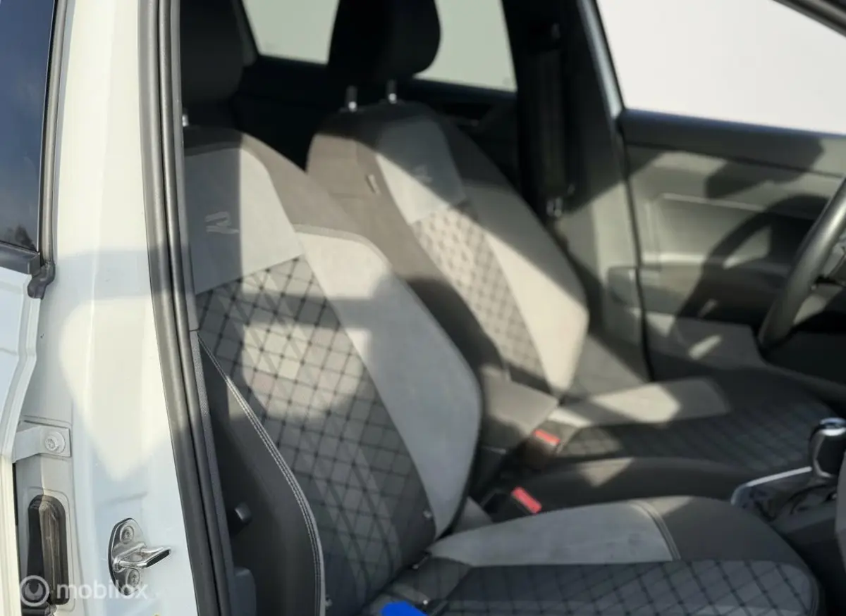 1.0 TSI R-Line PANO|IQLIGHT|CAMERA|KEYLESS|