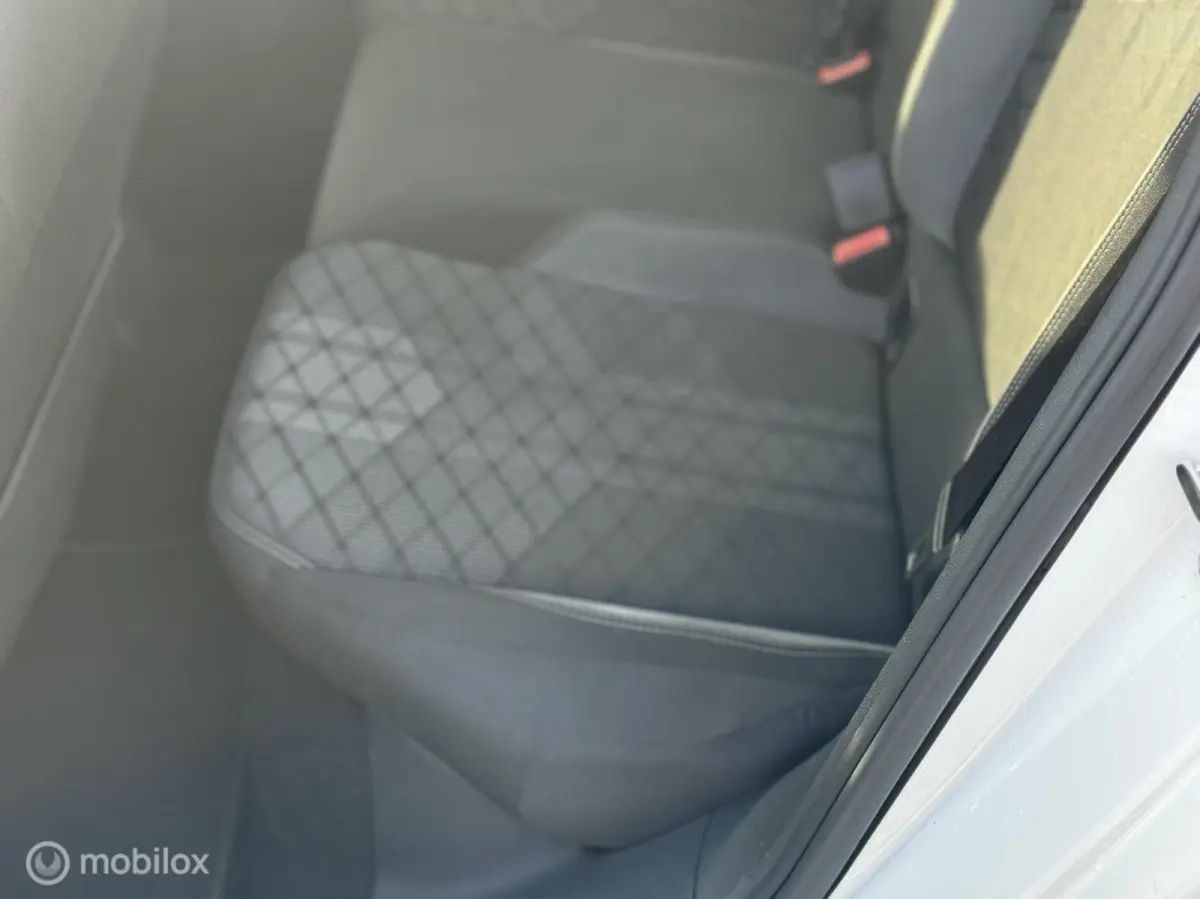 1.0 TSI R-Line PANO|IQLIGHT|CAMERA|KEYLESS|