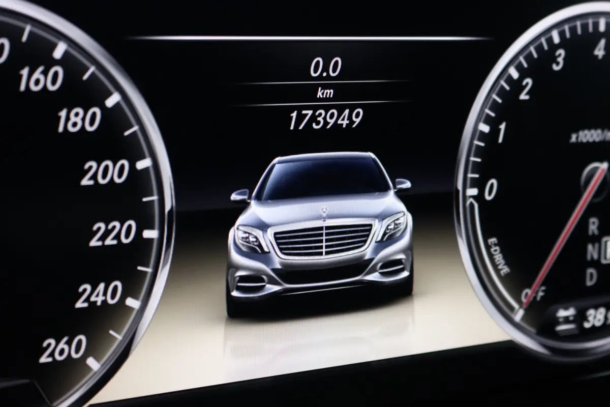 400 HYBRID Lang AMG Line | Luchtvering | Distronic+ | Massage | Panoramadak | Burmester | Memory | Stoelventilatie | Surround Camera | Zonweringspakket |