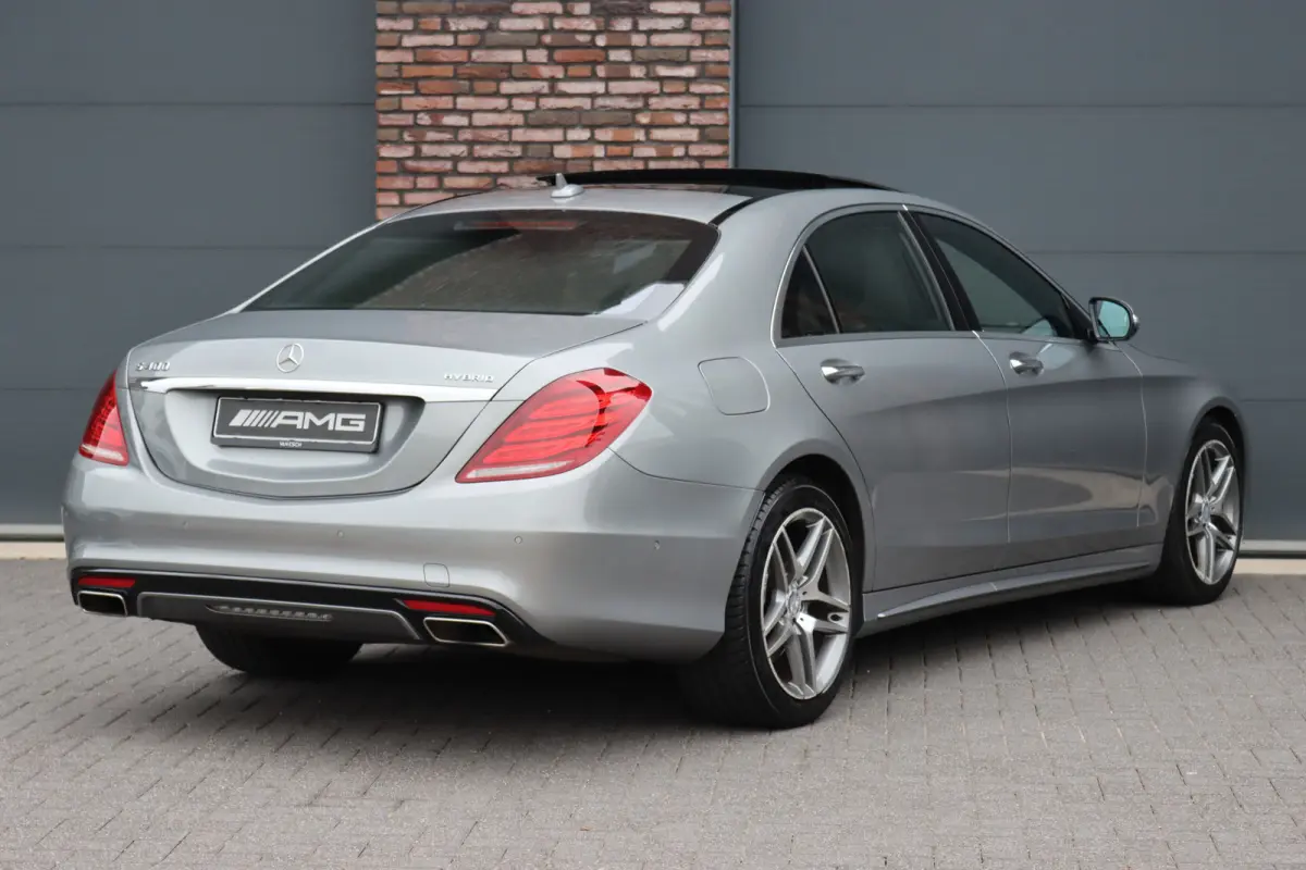 400 HYBRID Lang AMG Line | Luchtvering | Distronic+ | Massage | Panoramadak | Burmester | Memory | Stoelventilatie | Surround Camera | Zonweringspakket |