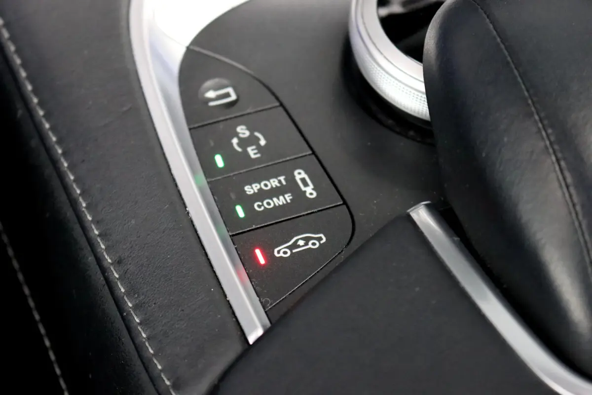 400 HYBRID Lang AMG Line | Luchtvering | Distronic+ | Massage | Panoramadak | Burmester | Memory | Stoelventilatie | Surround Camera | Zonweringspakket |