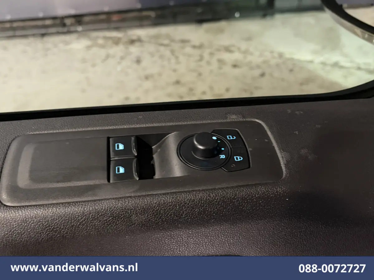2.0 TDCI 136pk L2H1 Nieuwste Model Euro6 Airco | Camera | Apple Carplay | Cruisecontrol Android Auto, Verwarmde Voorruit, Verwarmbare buitenspiegel, Parkeersensoren, Bijrijdersbank