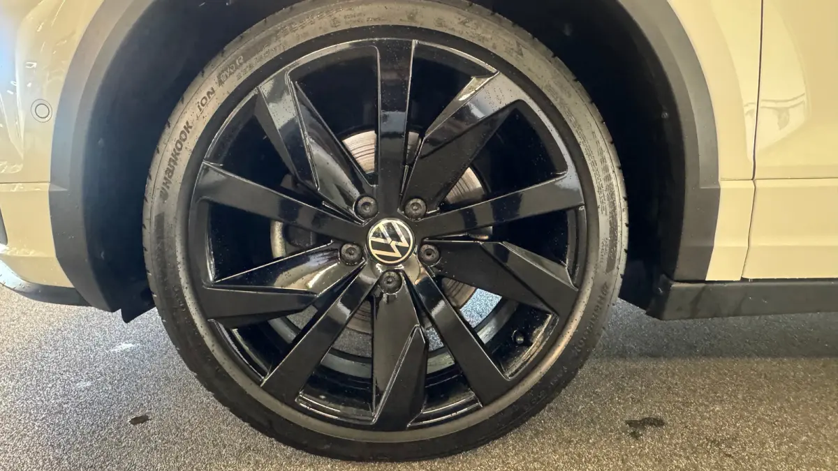 1.5 TSI 150PK R-LINE AUTOMAAT / NAVI / CLIMA / FULL-LED / KEYLESS / PDC / 19" LMV / CAMERA / ALCANTARA / 2X R-LINE / ORG. NL.  !!