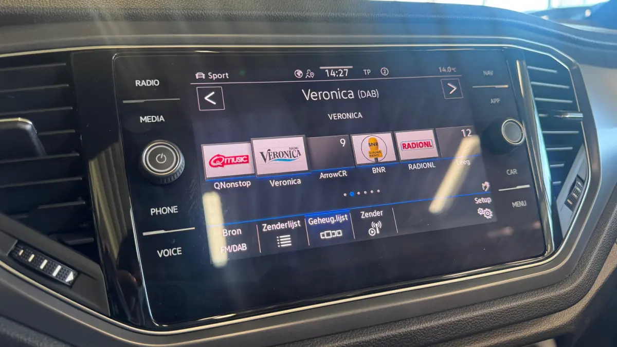 1.5 TSI 150PK R-LINE AUTOMAAT / NAVI / CLIMA / FULL-LED / KEYLESS / PDC / 19" LMV / CAMERA / ALCANTARA / 2X R-LINE / ORG. NL.  !!