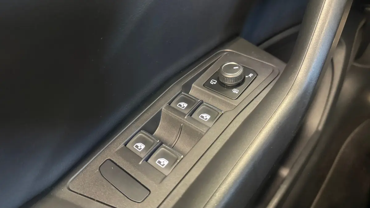 1.5 TSI 150PK R-LINE AUTOMAAT / NAVI / CLIMA / FULL-LED / KEYLESS / PDC / 19" LMV / CAMERA / ALCANTARA / 2X R-LINE / ORG. NL.  !!