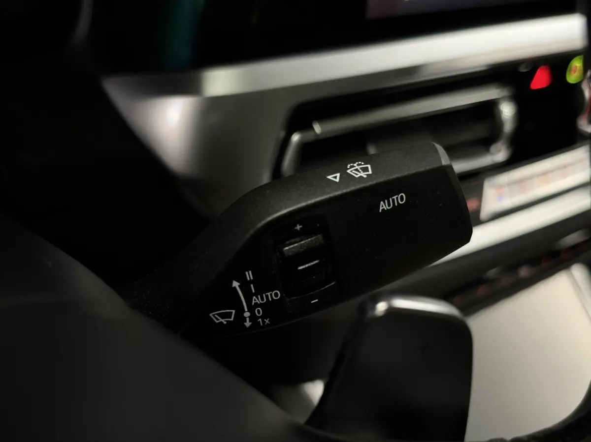 330e|M-SPORT|PANO|DEALER|HUD|SFEER|HK|LED|DODEHOEK