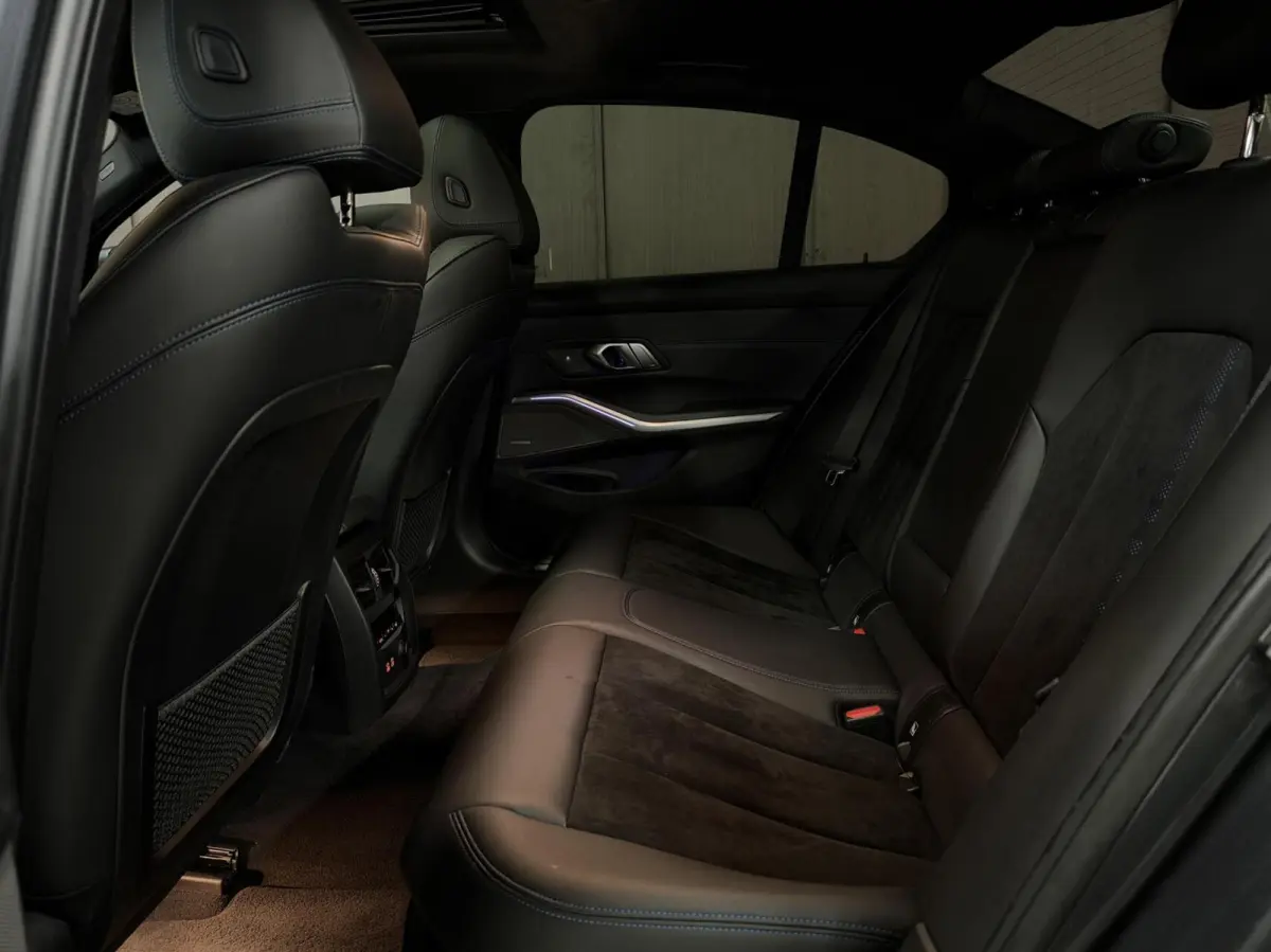 330e|M-SPORT|PANO|DEALER|HUD|SFEER|HK|LED|DODEHOEK