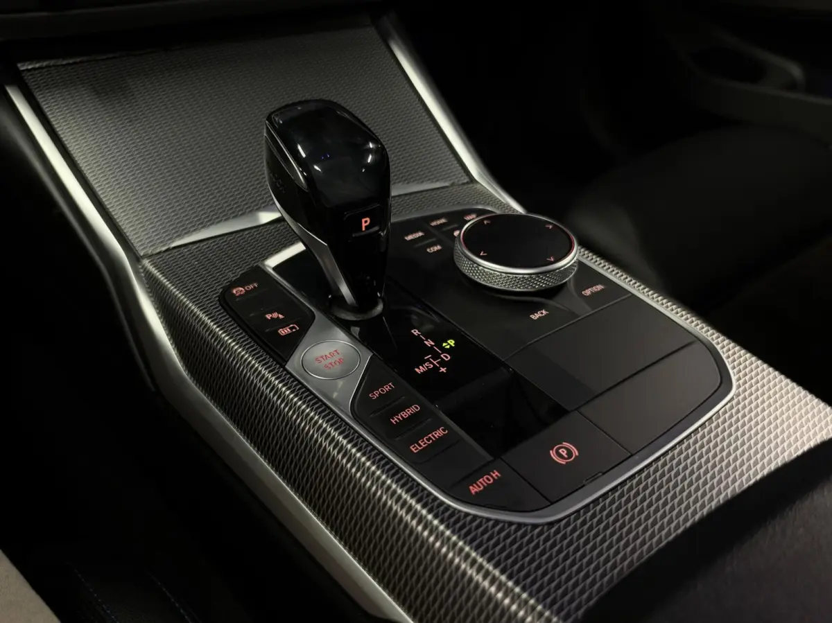 330e|M-SPORT|PANO|DEALER|HUD|SFEER|HK|LED|DODEHOEK