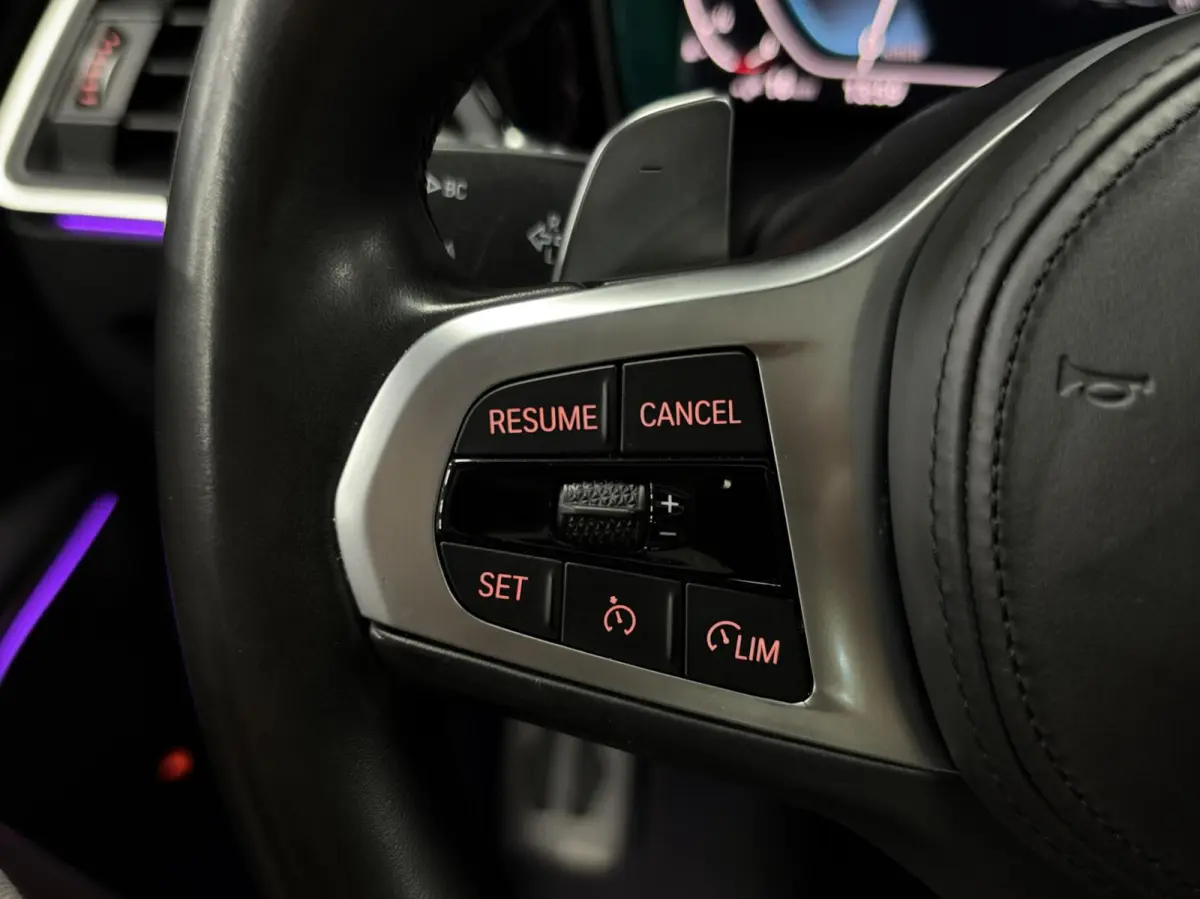 330e|M-SPORT|PANO|DEALER|HUD|SFEER|HK|LED|DODEHOEK