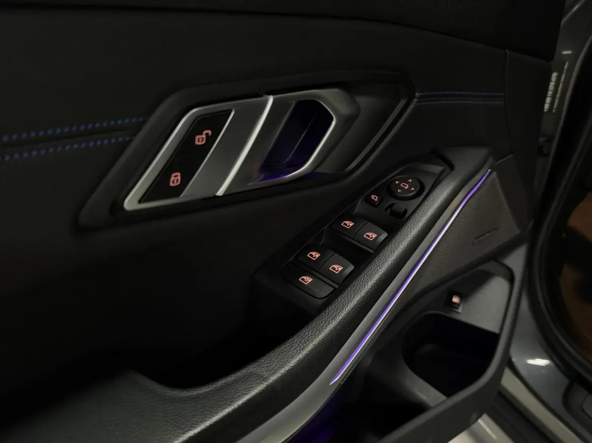 330e|M-SPORT|PANO|DEALER|HUD|SFEER|HK|LED|DODEHOEK