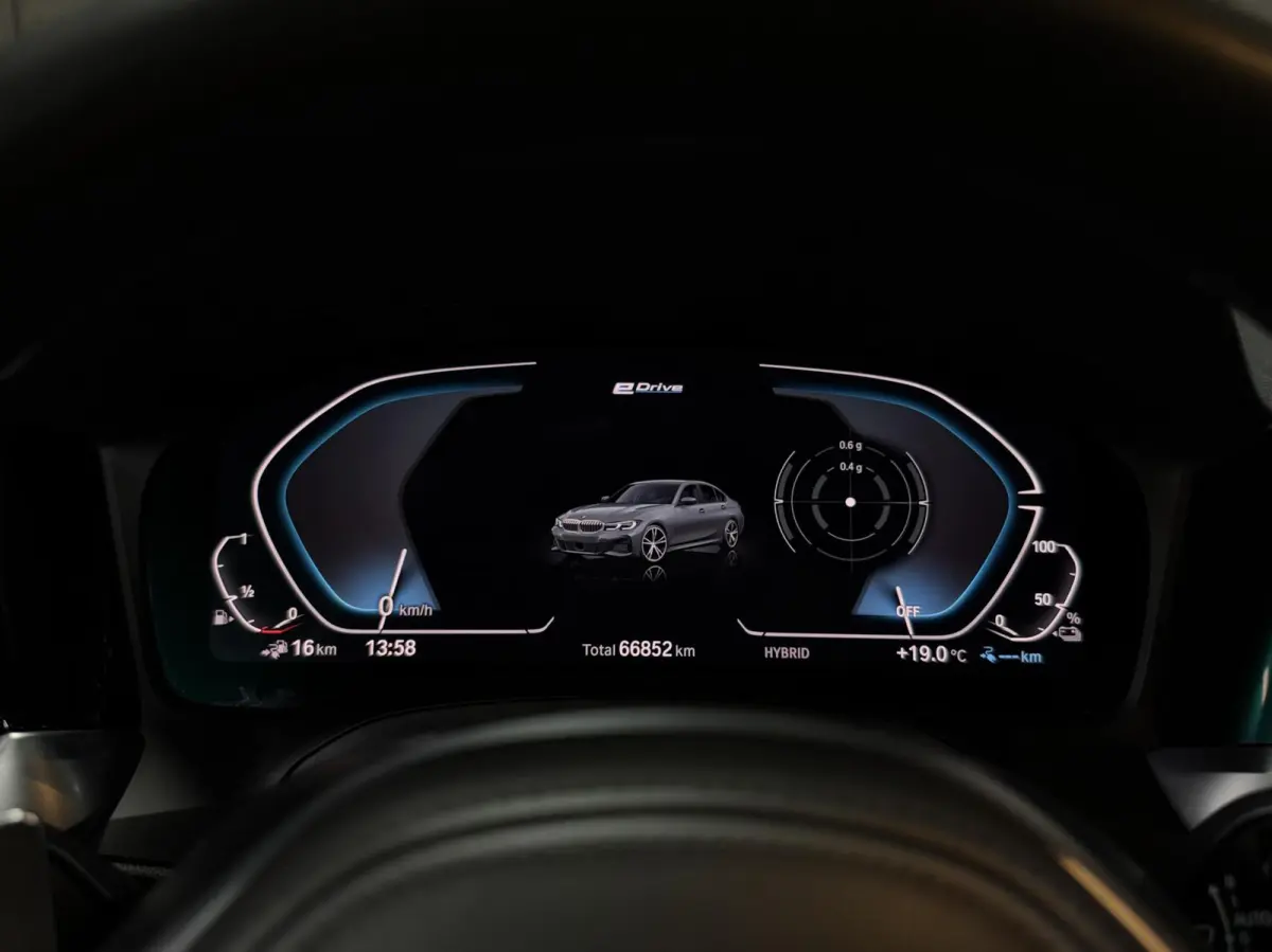 330e|M-SPORT|PANO|DEALER|HUD|SFEER|HK|LED|DODEHOEK